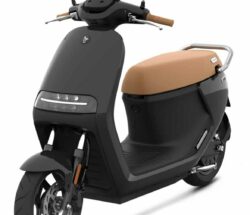 segway-e125s-phantom-black-trois-quart-face-droit